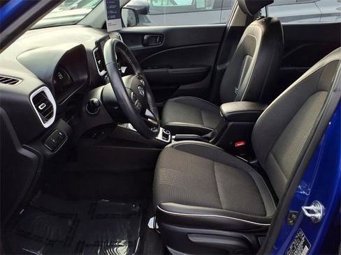 Certified 2024 Hyundai Venue Limited image 13