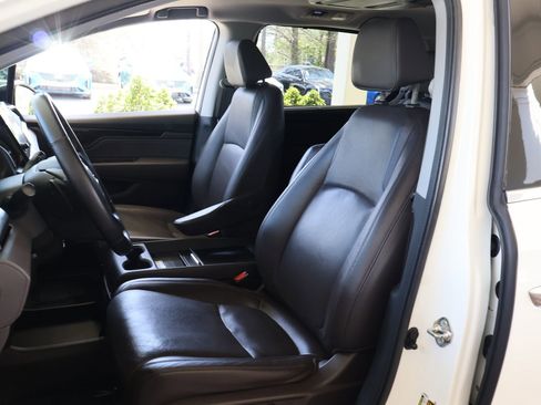 Used 2018 Honda Odyssey Elite image 12