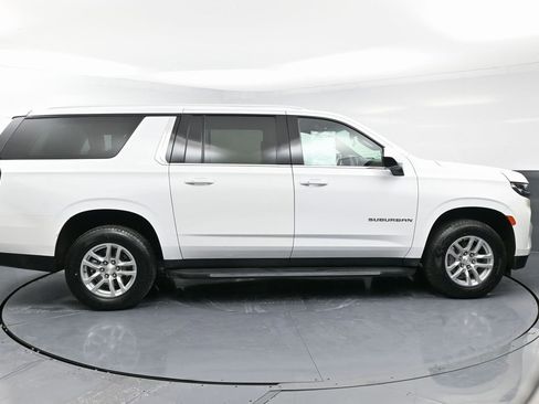 Used 2023 Chevrolet Suburban LT image 8