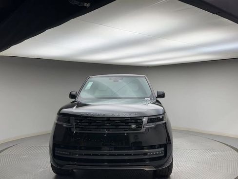 Used 2024 Land Rover Range Rover SE image 3