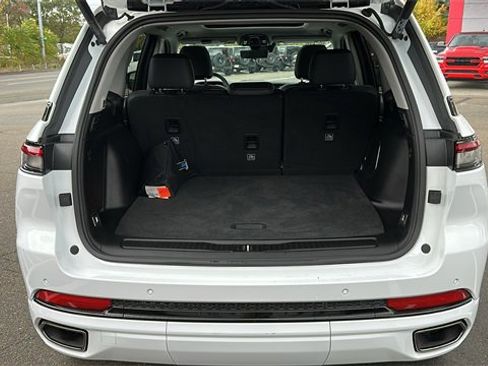 Used 2023 Jeep Grand Cherokee 30th Anniversary image 30