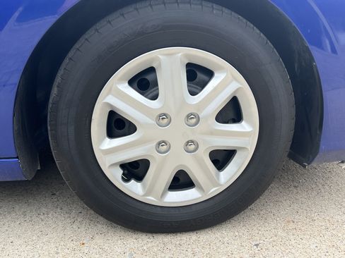 Used 2024 Hyundai Elantra Blue FWD image 11