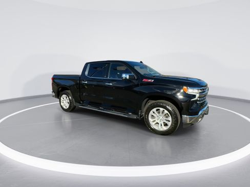Used 2022 Chevrolet Silverado 1500 LTZ w/ LTZ Premium Package image 2