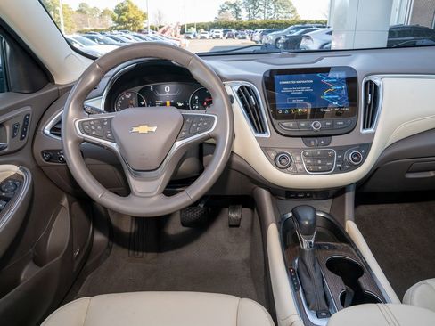 Used 2024 Chevrolet Malibu LT image 16