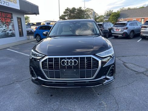 Used 2023 Audi Q3 2.0T Premium image 3