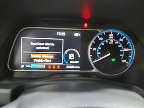 Used 2022 Nissan Leaf SV w/ SV Technology Package image 17