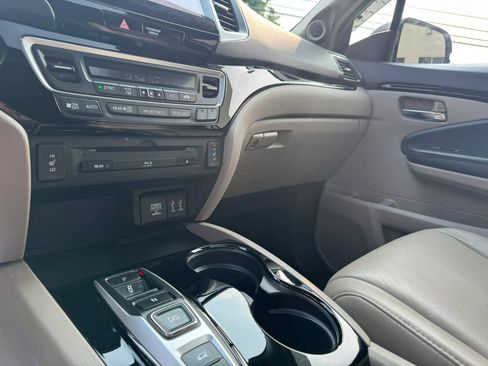 Used 2016 Honda Pilot Touring image 25