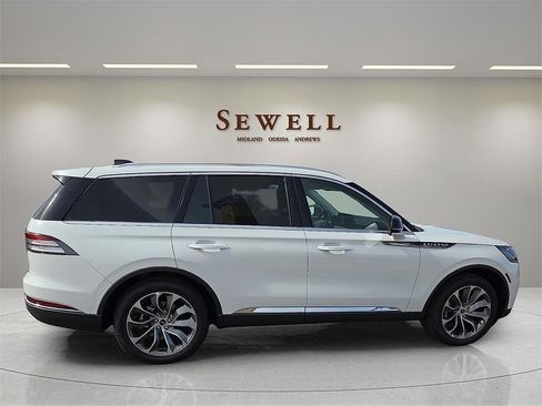 New 2026 Lincoln Aviator Reserve image 6