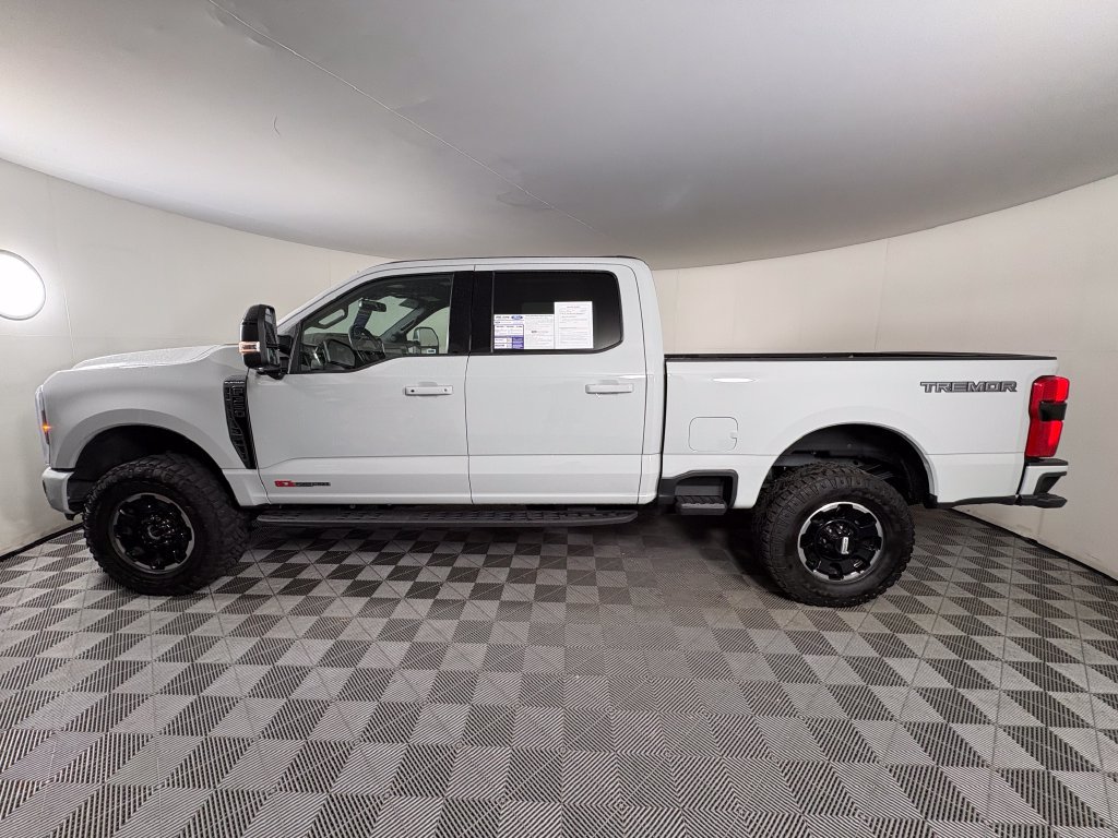 Used 2025 Ford F350 Platinum w/ Tremor Off-Road Package AWD/4WD image 2