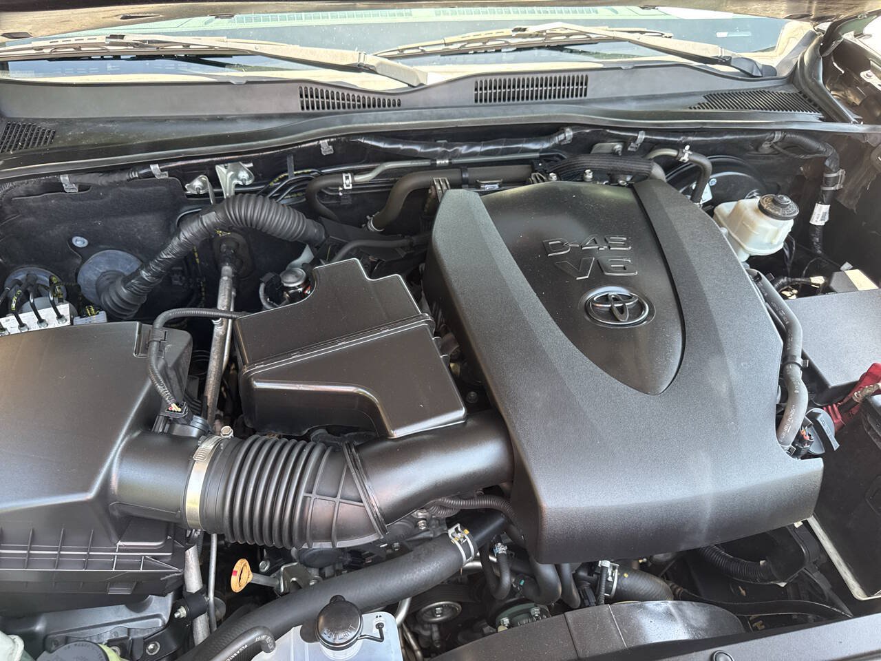 Used 2019 Toyota Tacoma TRD Sport AWD/4WD image 29