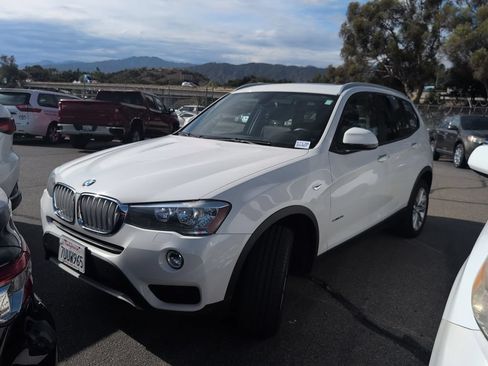Used 2017 BMW X3 sDrive28i RWD image 1