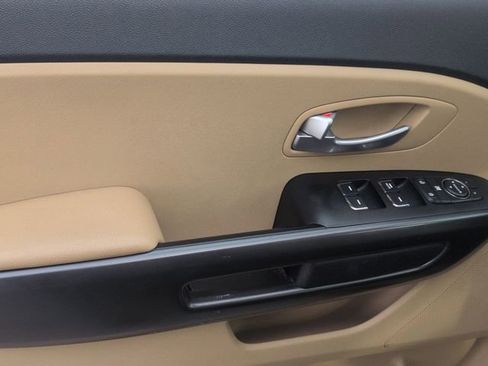 Used 2021 Kia Sedona EX image 13