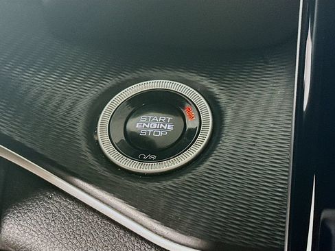 Certified 2024 Jeep Grand Cherokee Altitude AWD/4WD image 23
