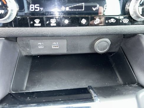 Used 2023 Mitsubishi Outlander SE image 12