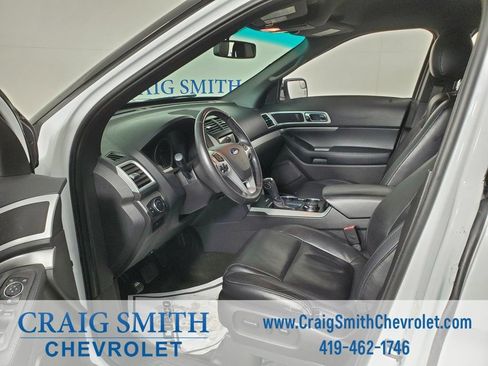Used 2015 Ford Explorer XLT w/ Equipment Group 202B AWD/4WD image 33