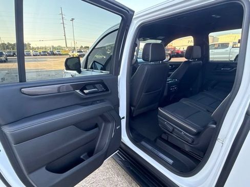 Used 2025 GMC Yukon XL Elevation RWD image 15