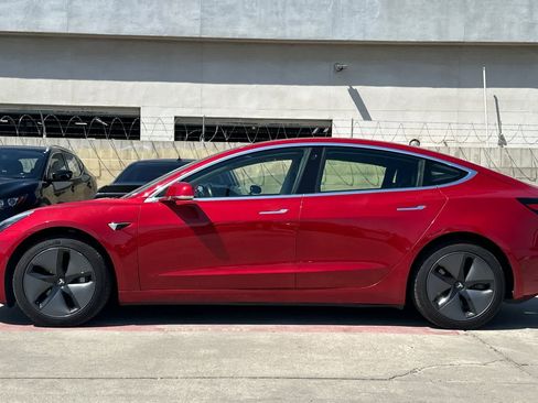 Used 2018 Tesla Model 3 Mid Range RWD image 6