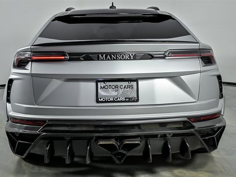 Used 2022 Lamborghini Urus AWD/4WD image 10