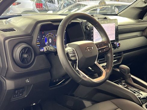 Used 2025 Chevrolet Colorado Trail Boss image 16