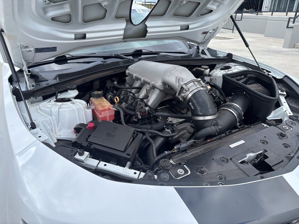 Used 2018 Chevrolet Camaro SS RWD image 13