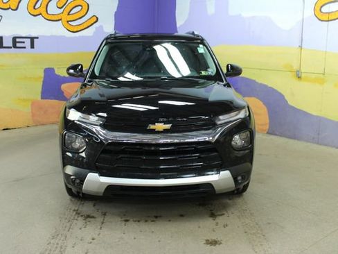 Used 2023 Chevrolet TrailBlazer LT w/ Convenience Package AWD/4WD image 3