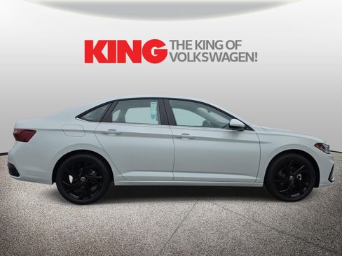 New 2026 Volkswagen Jetta SE FWD image 2