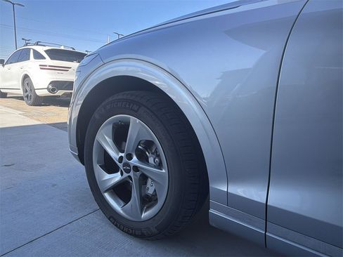 Used 2026 Genesis GV70 2.5T Advanced image 19