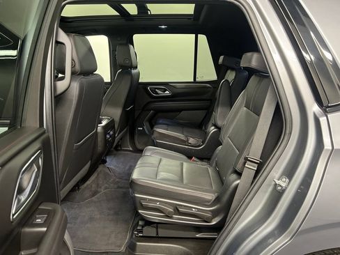 Used 2022 Chevrolet Tahoe RST w/ Luxury Package AWD/4WD image 24