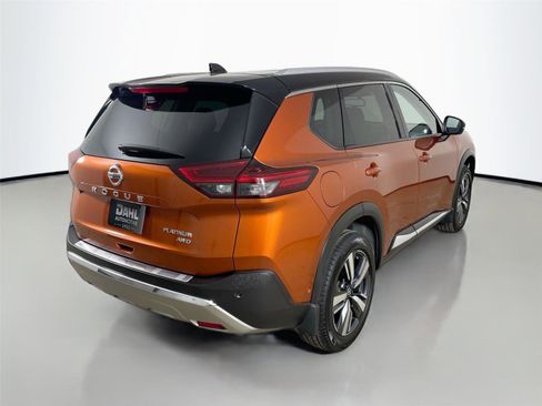 Used 2021 Nissan Rogue Platinum image 13
