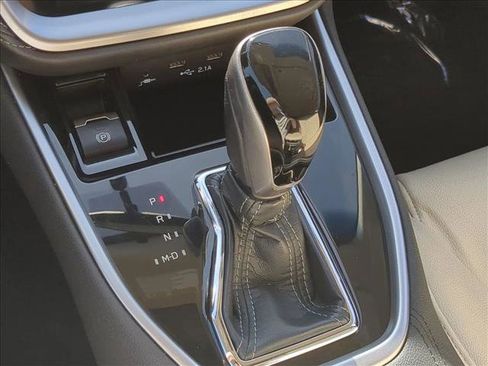 Used 2022 Subaru Outback Premium image 12