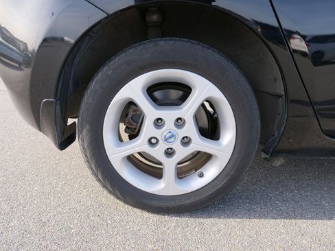 Used 2013 Nissan Leaf SV w/ Premium Pkg image 11