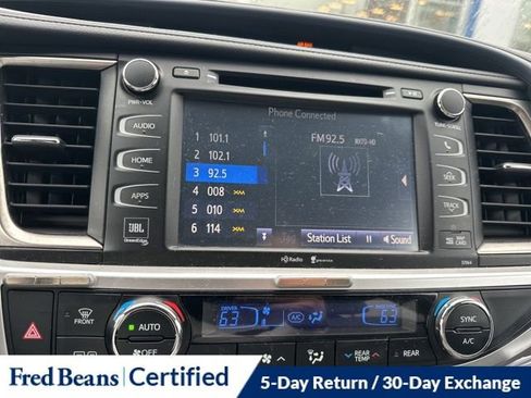 Used 2015 Toyota Highlander Limited image 19