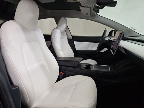 Used 2021 Tesla Model 3 Standard Range Plus image 23