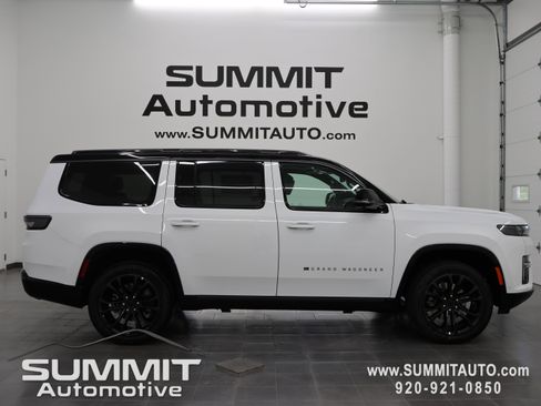 New 2026 Jeep Grand Wagoneer Summit AWD/4WD image 1