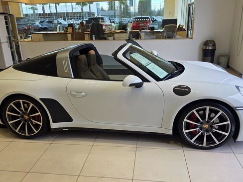 Used 2014 Porsche 911 Targa 4S image 17