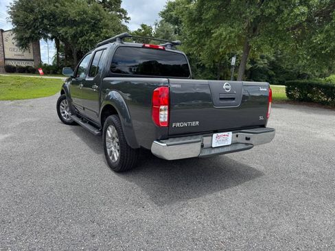 Used 2011 Nissan Frontier SL RWD image 34
