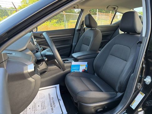 Used 2025 Nissan Altima 2.5 SV FWD image 20