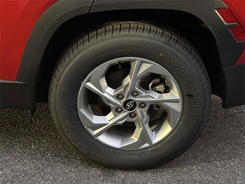 Used 2023 Hyundai Tucson SE image 12