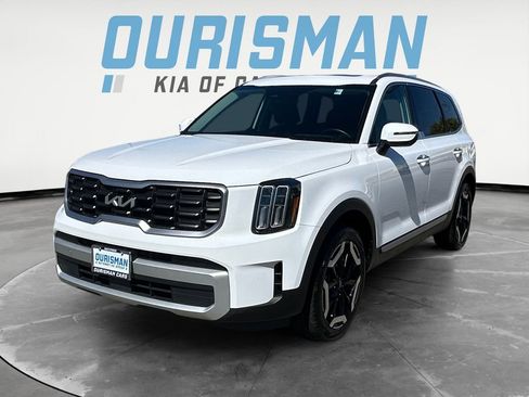 Used 2025 Kia Telluride S image 2