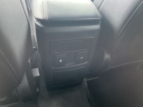 Used 2024 Ford Explorer XLT w/ Equipment Group 202A AWD/4WD image 34