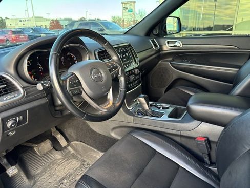 Used 2021 Jeep Grand Cherokee Laredo X image 11