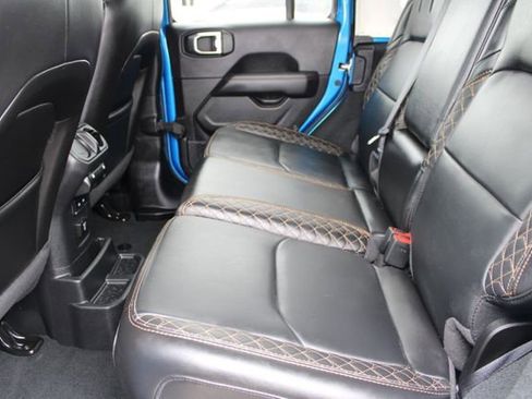 Used 2023 Jeep Wrangler Unlimited Sahara AWD/4WD image 44