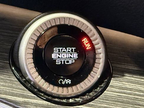 Used 2024 Jeep Wagoneer L Series II w/ Flexible Seating Group image 19