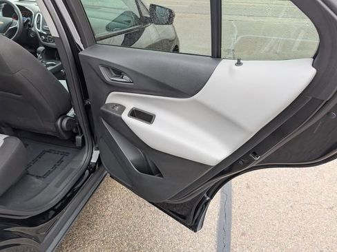 Used 2023 Chevrolet Equinox LS w/ LS Convenience Package image 7