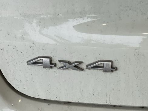 Used 2018 Jeep Compass Latitude w/ Popular Equipment Group AWD/4WD image 11