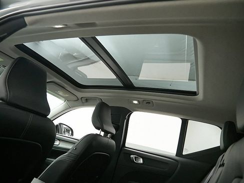 Certified 2025 Volvo XC40 B5 Ultra AWD/4WD image 24