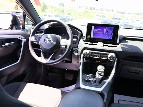 Used 2024 Toyota RAV4 SE image 13