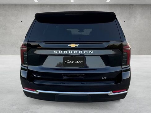Used 2025 Chevrolet Suburban LT RWD image 15