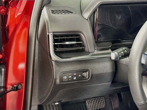 New 2027 GMC Terrain Elevation w/ Elevation Premium Package AWD/4WD image 4