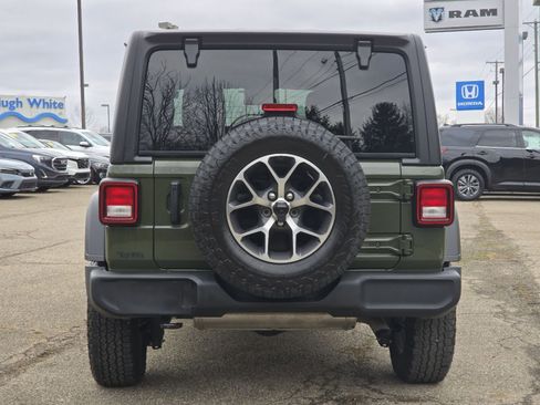 Used 2024 Jeep Wrangler Sport S image 12